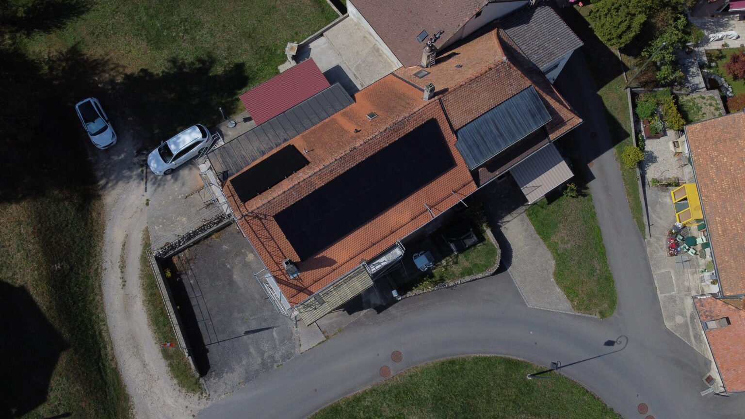 Installation de panneaux solaires à Valeyres-sous-Rances